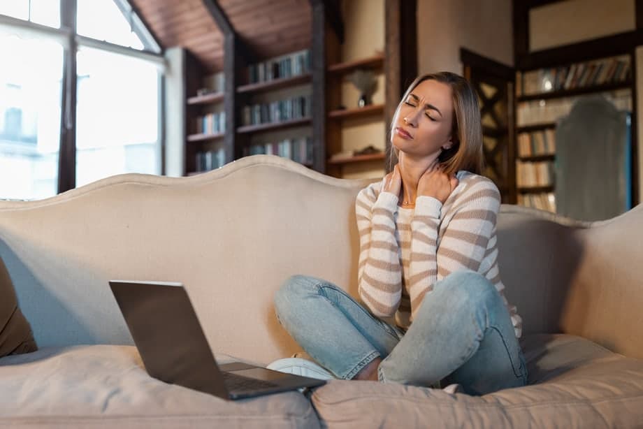 Come alleviare il dolore della spondilosi cervicale